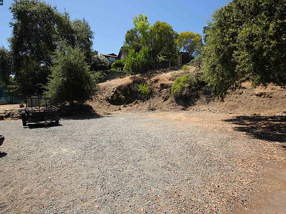 4th image of 159 Ironwood Dr