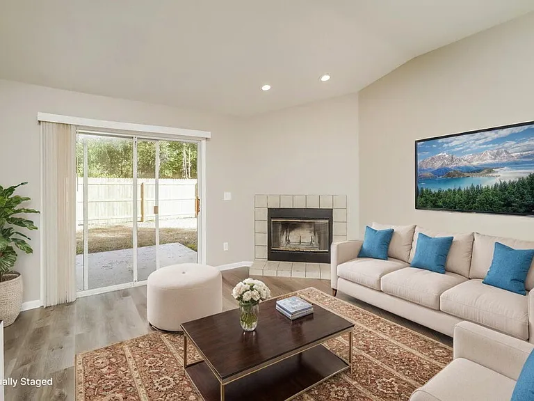 10415 Copperwood Dr — Photo 3