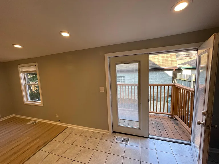 4711 N Artesian Ave #1R — Photo 6