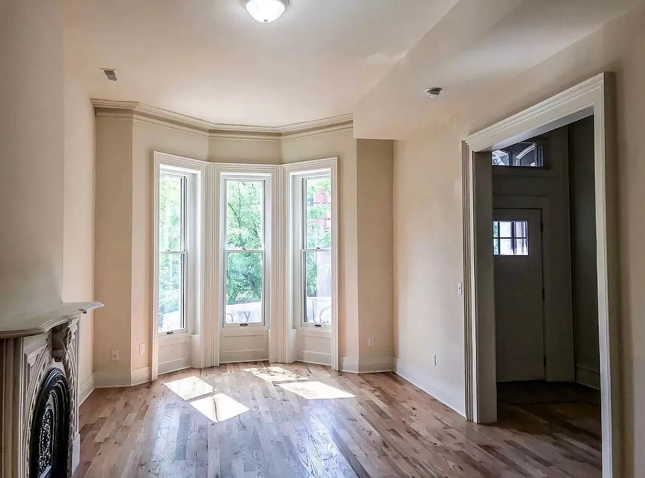 3 bed, 1.5 bath, 3000 sqft, $1,100 — Photo 3