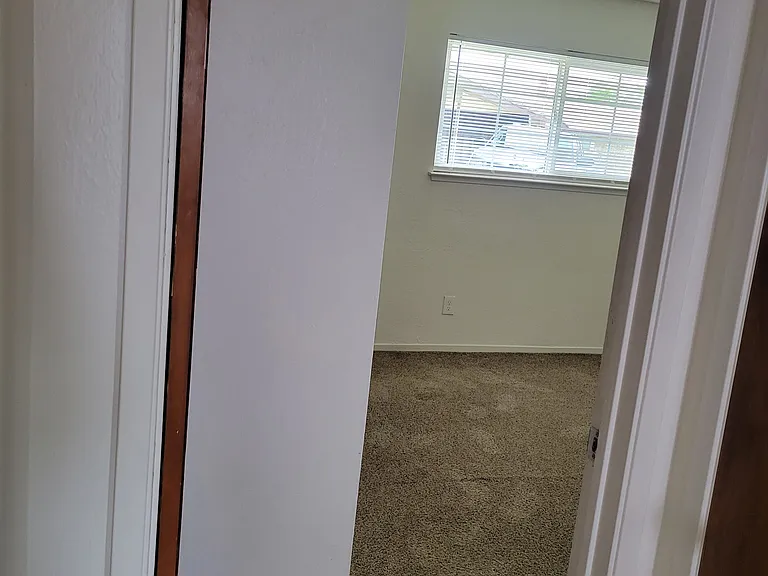 122 Quandt Pl #B — Photo 12