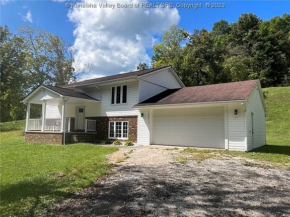3rd image of 2413 Woodward Dr