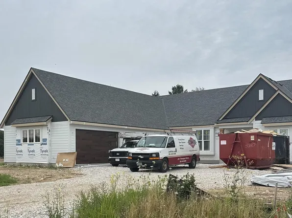 N62W35607 DOOLAN DRIVE, Oconomowoc, WI 53066