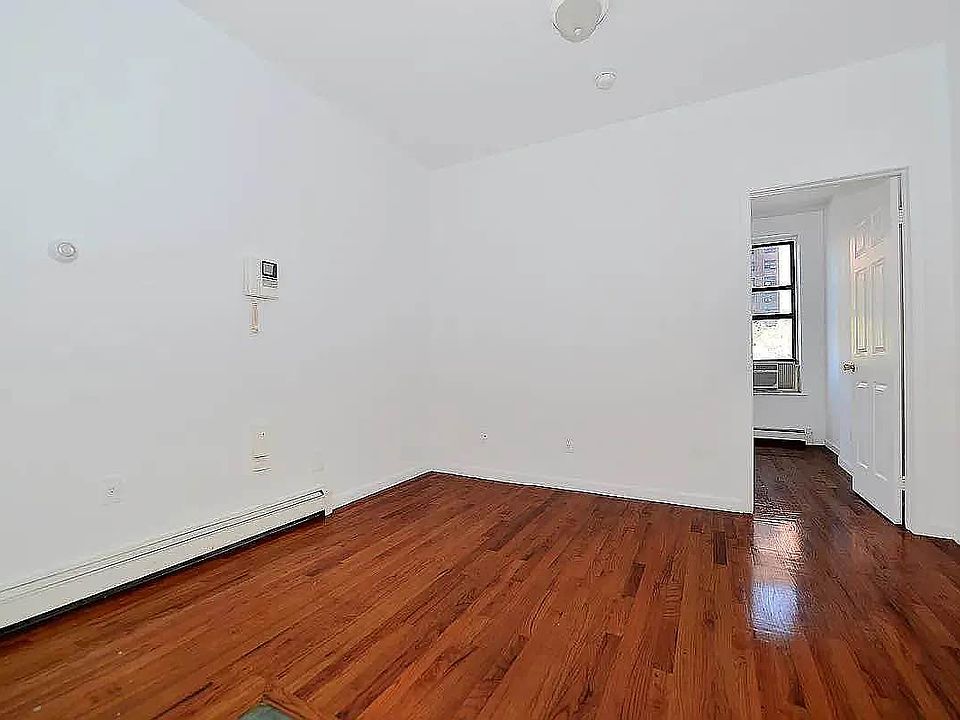 2nd image of 179 Orchard St APT 10