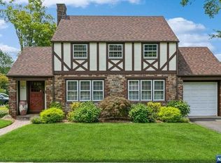 35 Morris Rd, Tenafly, NJ 07670