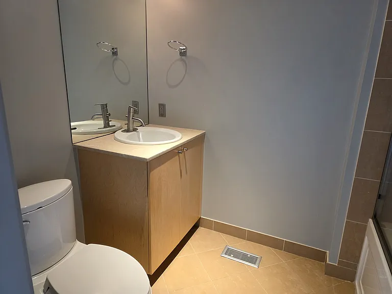 448 W Nationwide Blvd #421 — Photo 7