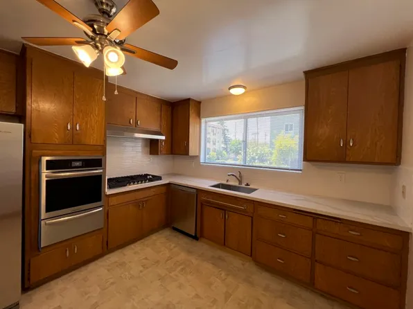 10937 Bloomfield St APT 4, North Hollywood, CA 91602