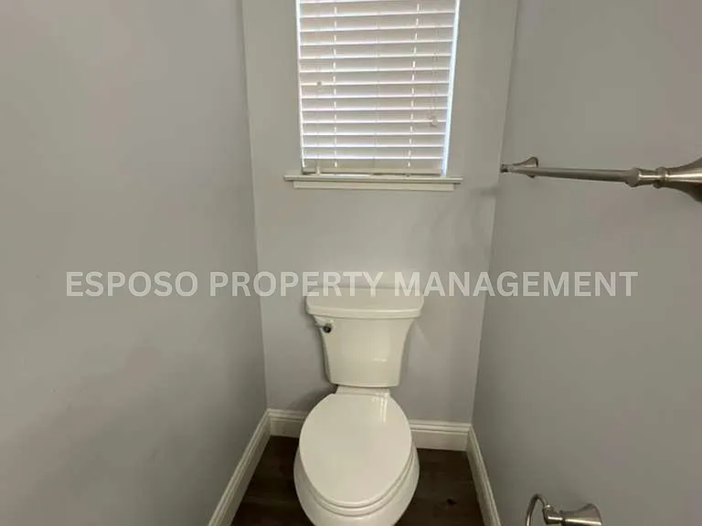 5130 N West Ave #102 — Photo 7