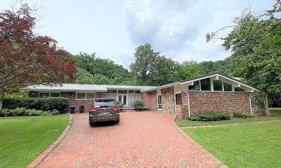 1st image of 114 W Cedar Dr