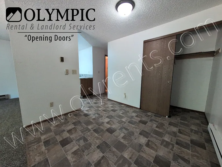 2nd level 2 bedroom 1 bath fourplex in Tumwater. Includes W/S/G — Photo 4