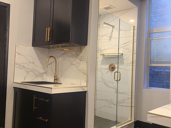3rd image of 421 E St #3