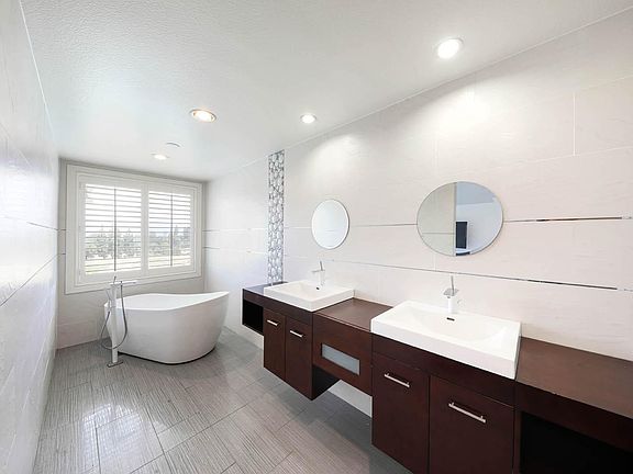 4th image of 5985 E Calle Principia