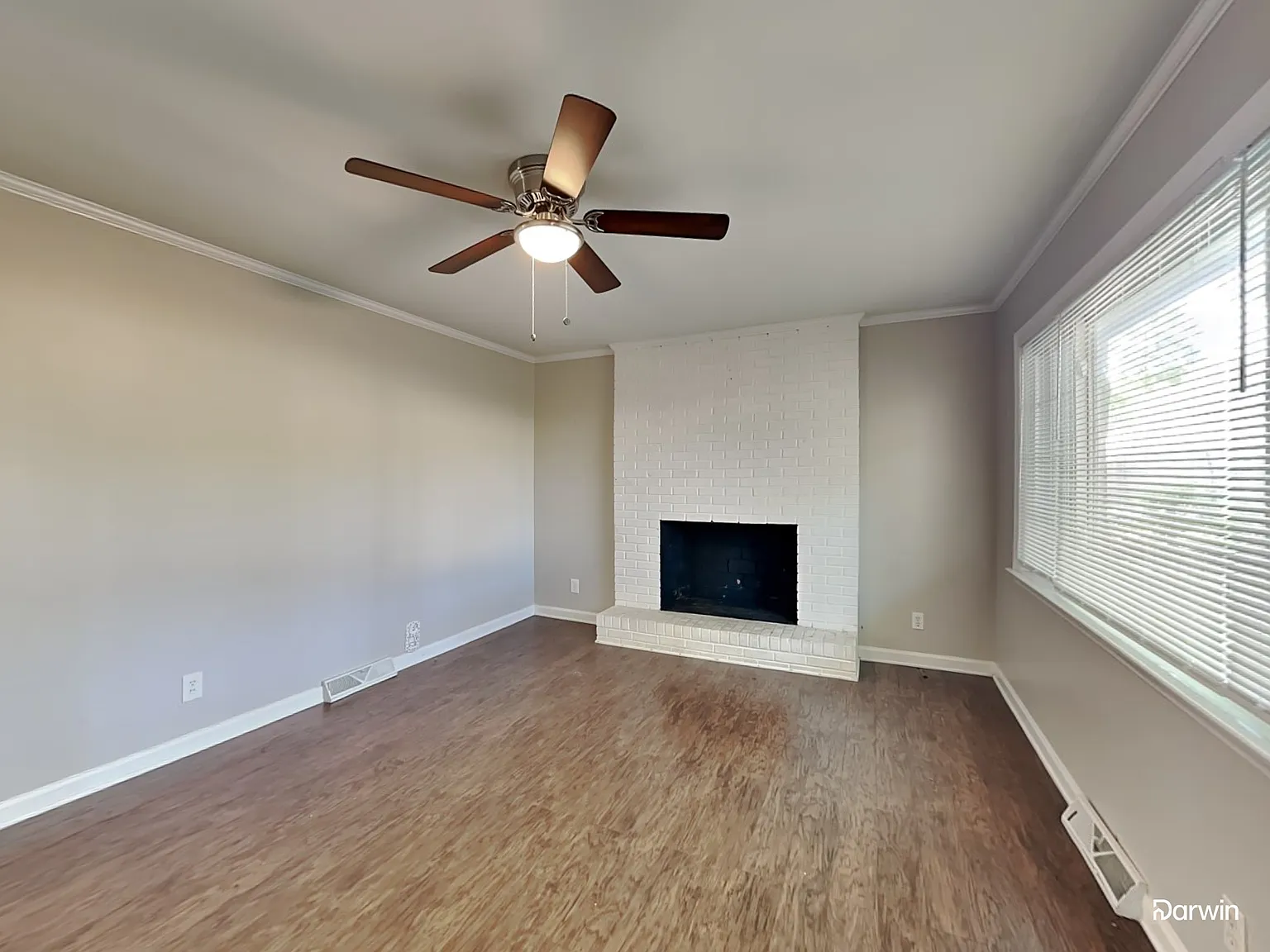 4 bed, 1.0 bath, 1566 sqft, $1,905 — Photo 4