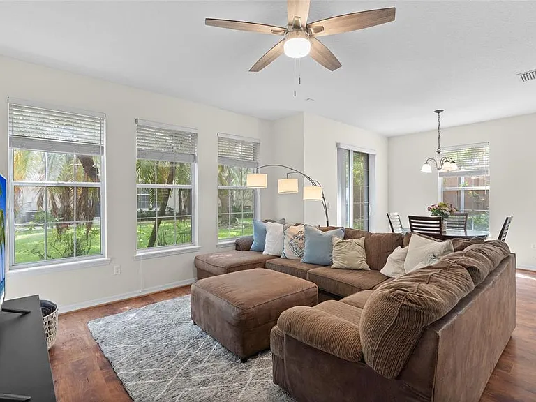 6714 Breezy Palm Dr — Photo 3
