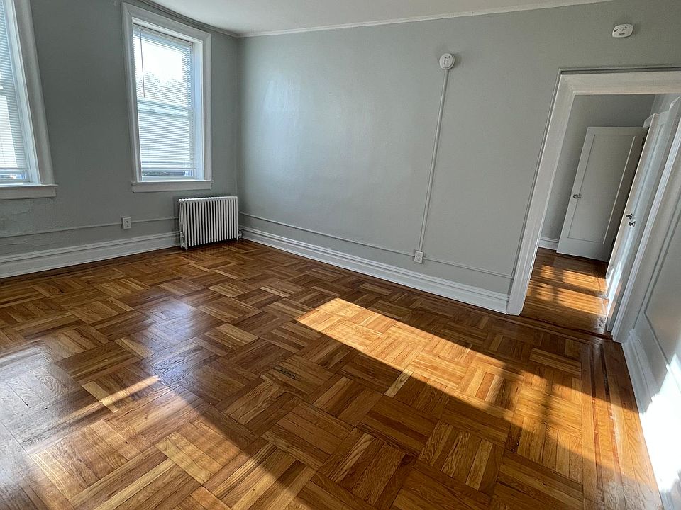 2nd image of 210 Broad Ave #1A