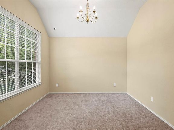 5th image of 7225 Chinquapin Dr