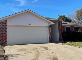 4205 Broken Arrow Rd, Fort Worth, TX 76137