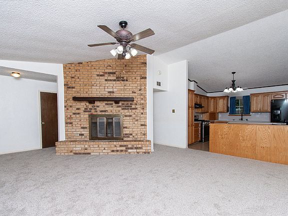 3rd image of 6 Ramsey Ln