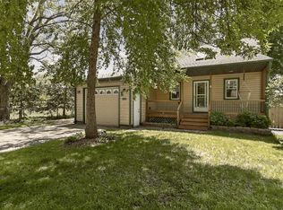 610 10th St NW, Rochester, MN 55901