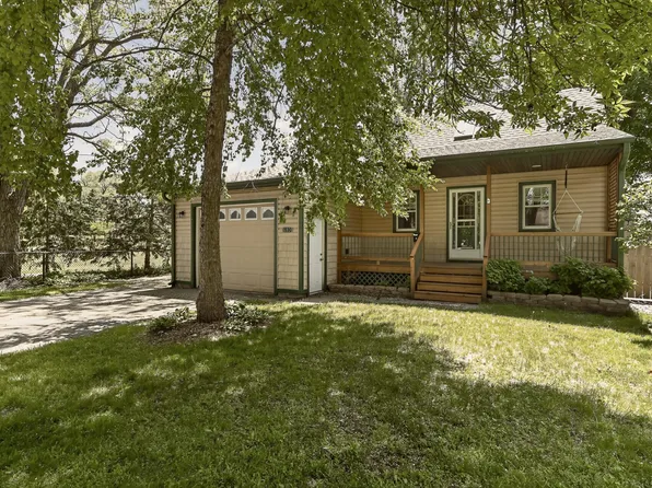 610 10th St NW, Rochester, MN 55901