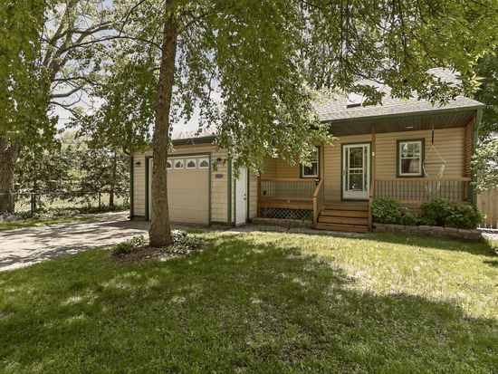 610 10th St NW, Rochester, MN 55901