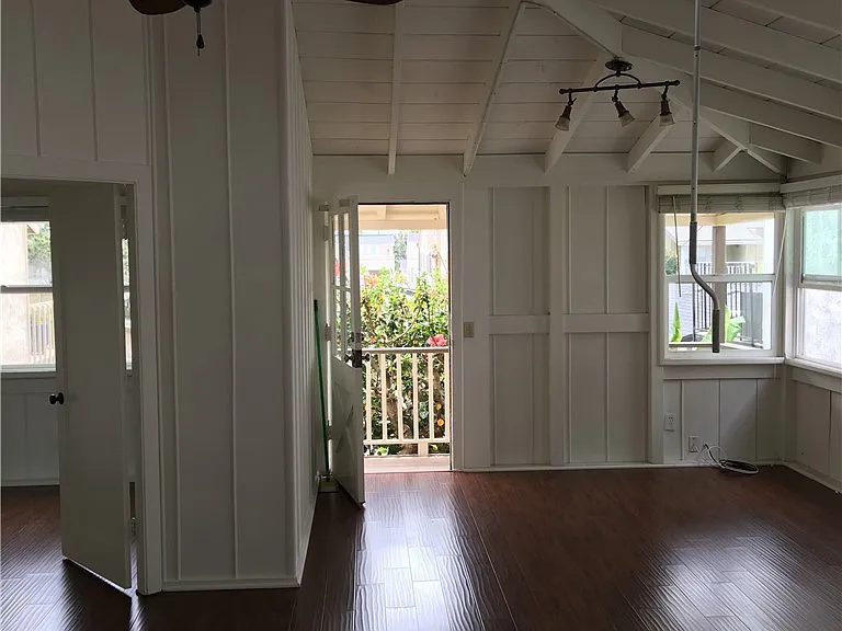 435 1/2 Heliotrope Ave — Photo 11