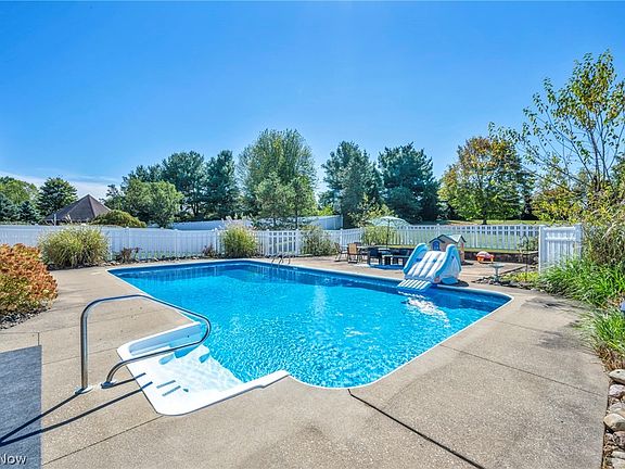 3rd image of 8572 Nobleman Cir NW