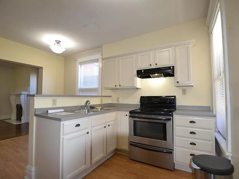 101 12th St #2R — Photo 2