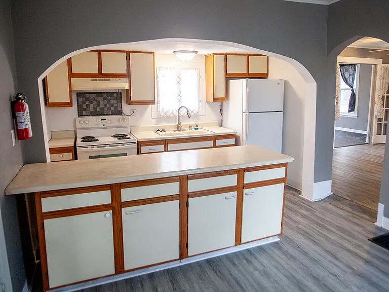 301 W Madison Ave — Photo 5