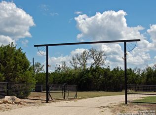 1652 Kimberly Dr, Pipe Creek, TX 78063