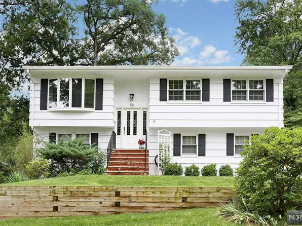 58 Cottage Pl, Westwood, NJ 07675