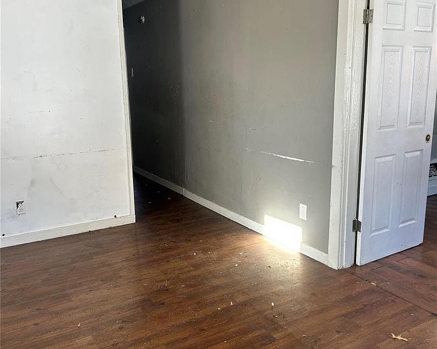 2nd image of 3509 East Pl