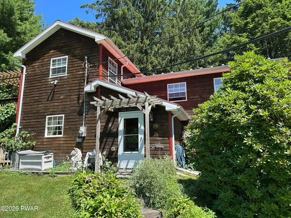 128 Shiny Mountain Rd, Greentown, PA 18426