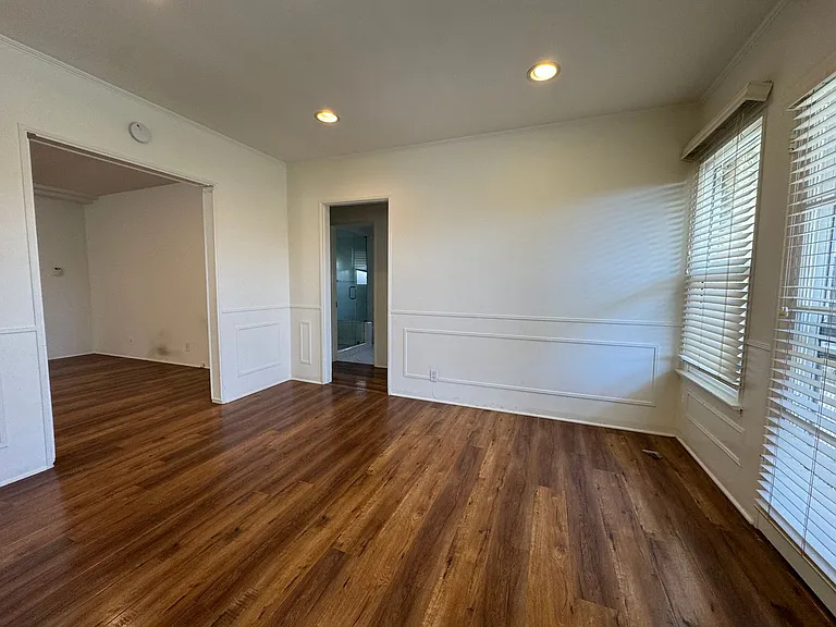 823 23rd St — Photo 5