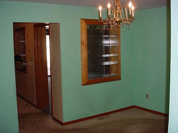 5th image of 383 S Main St
