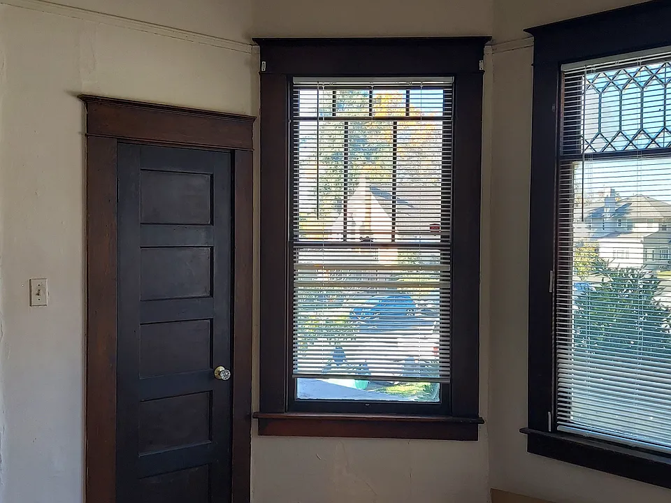 613 I St