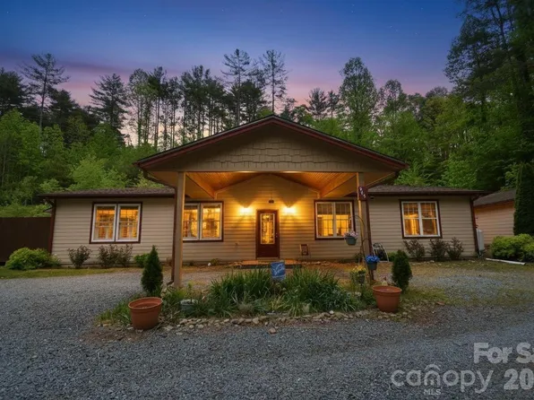 945 N Country Club Rd, Brevard, NC 28712