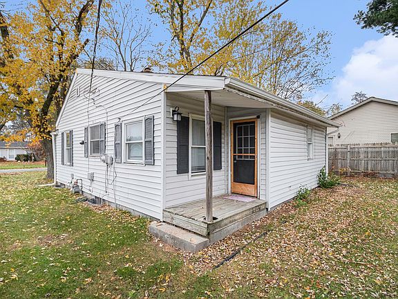 3rd image of 52712 Forestbrook Ave