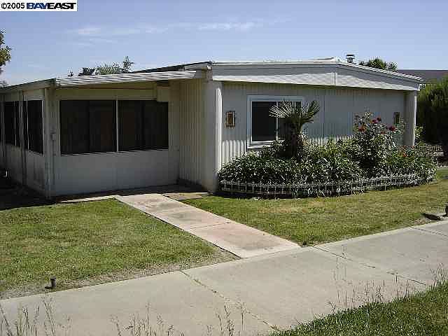 1st image of 240 Jamaica Cir