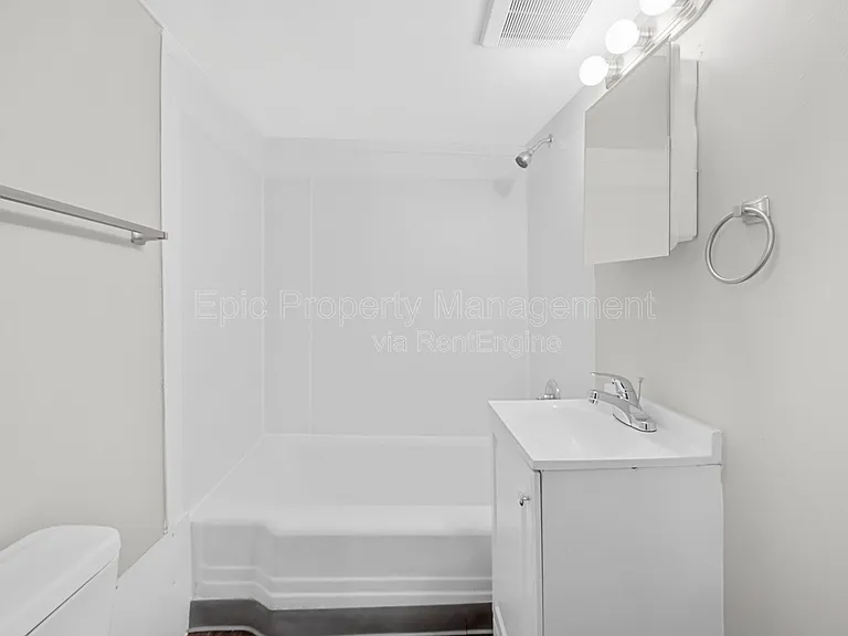 21930 Elroy Ave — Photo 5