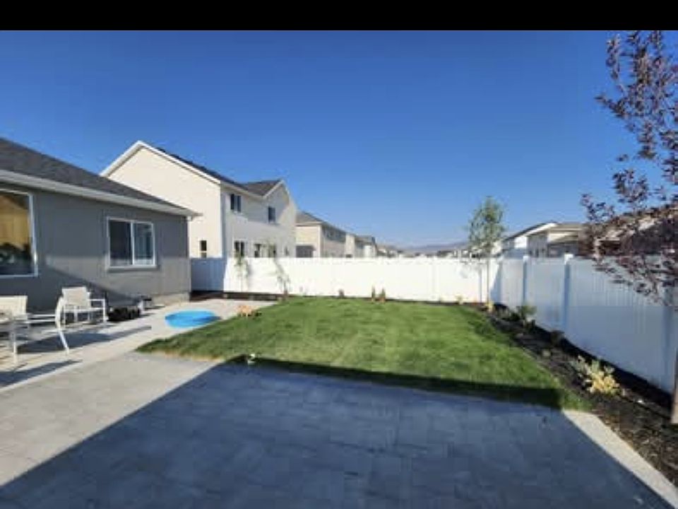 1st image of 1867 E Meadowlark Dr