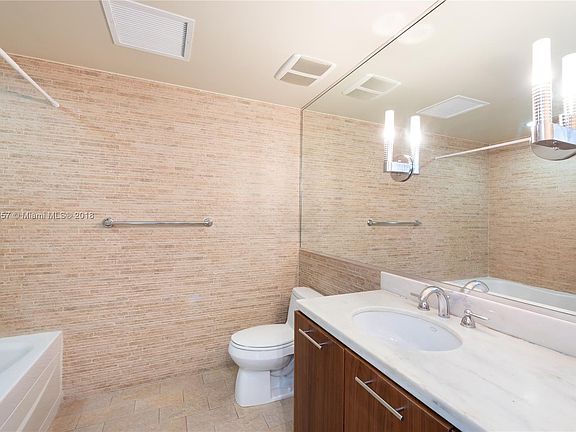 4th image of 50 Biscayne Blvd #6