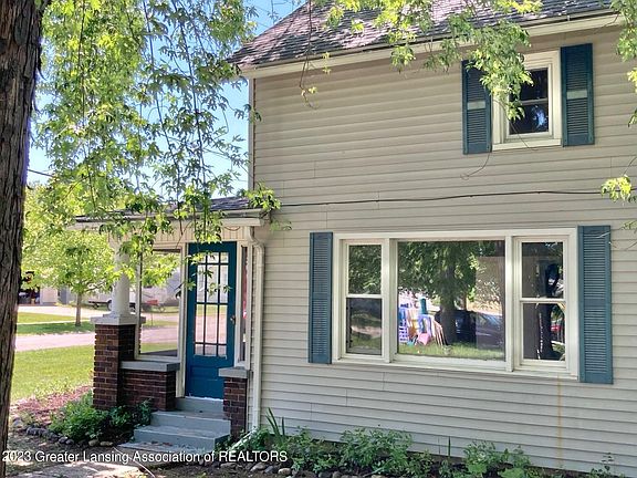 2nd image of 203 W Pearl St
