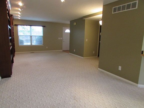 2nd image of 11245 Magnolia Ct
