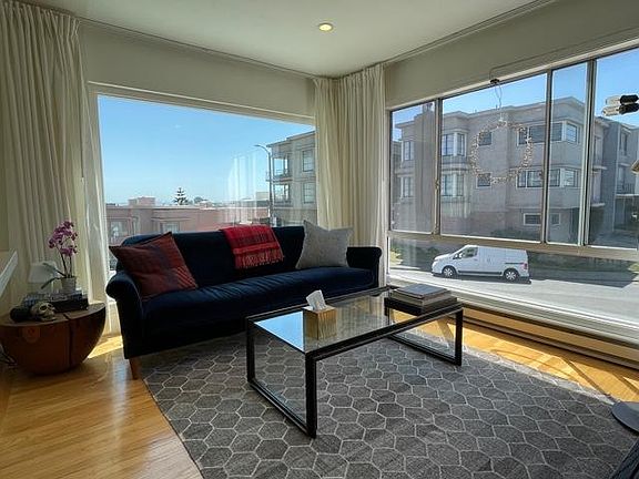 2nd image of 156 Terra Vista Ave APT 4