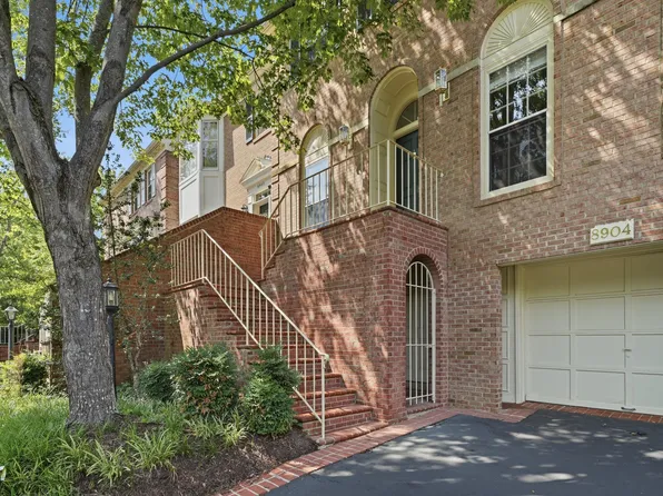 8904 Barrowgate Ct, Potomac, MD 20854