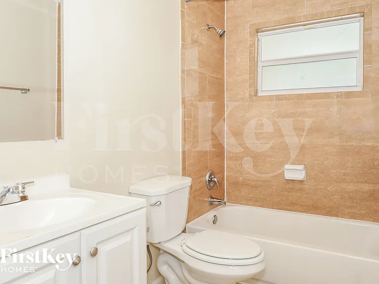 7461 NW 23rd St — Photo 10