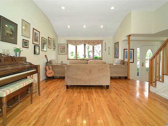 4th image of 5 Kimberly Dr
