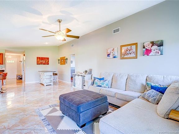 3rd image of 1298 SE Mendavia Ave