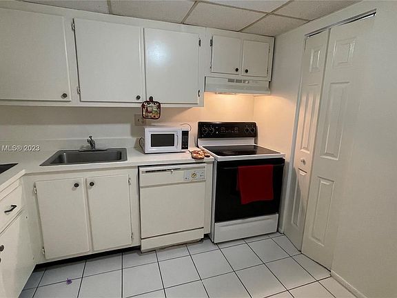 3rd image of 8000 Fairview Dr #104-22